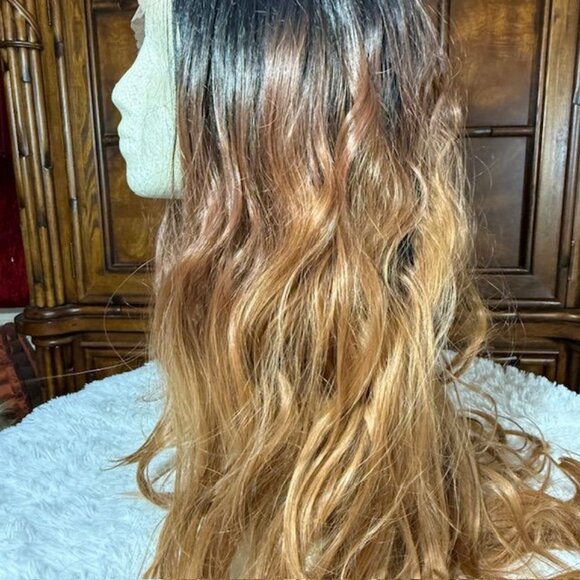 NWOT Ombre 30" Super Dense Lace Front Part Loose Wavy Synthetic Wig - Picture 11 of 16